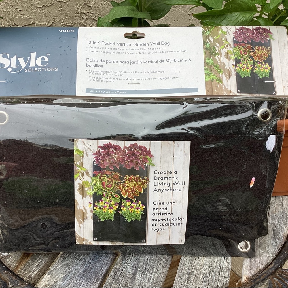 NWOT STYLE SELECTIONS GARDEN WALL BAG